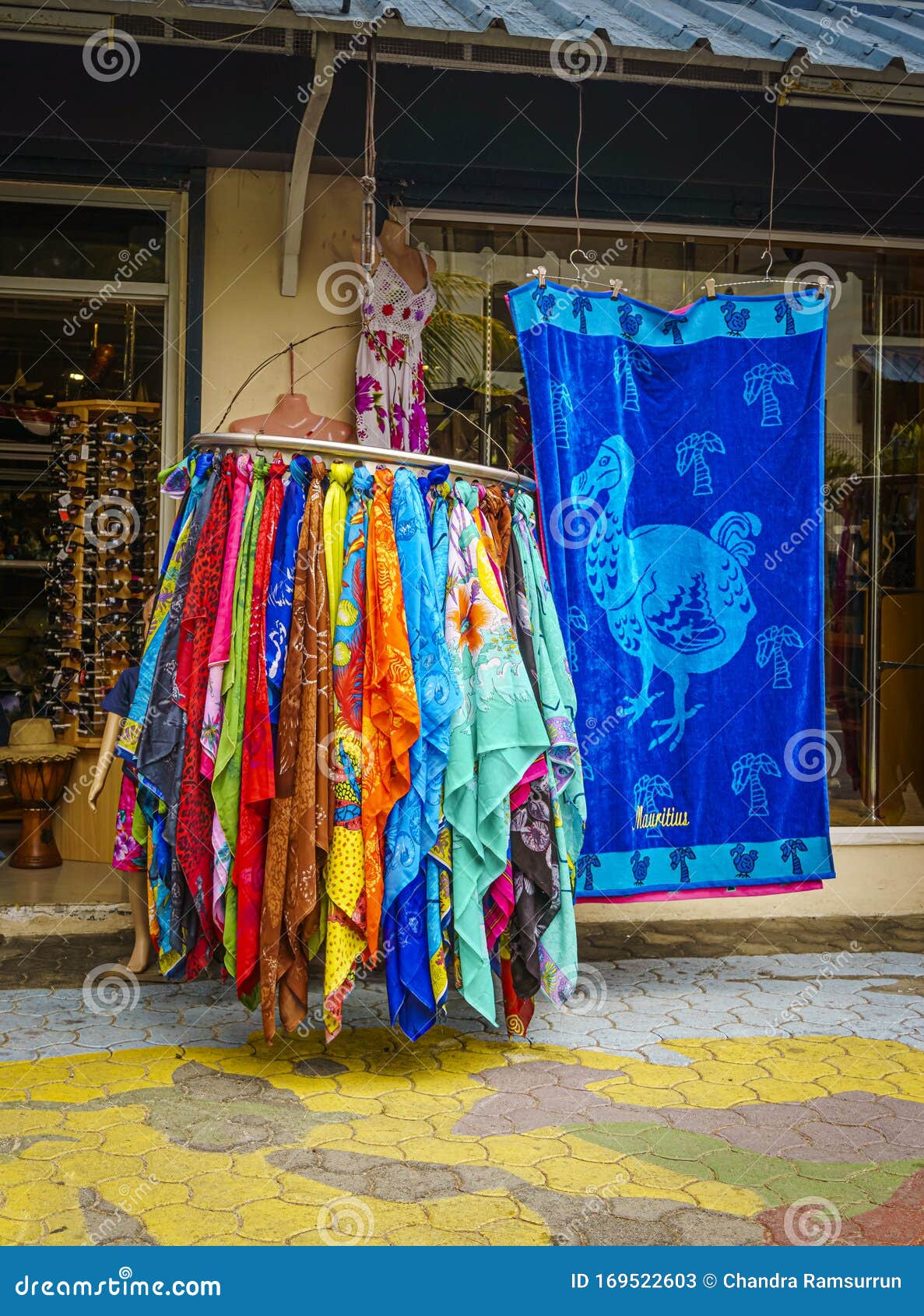 Préserver l’Authenticité : Mettre en Valeur l’Artisanat Local