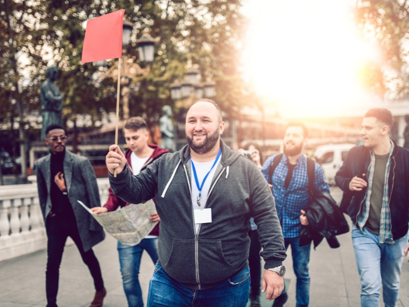 Recrutement de Guide Touristique : Trouvez Votre Ambassadeur de Destination