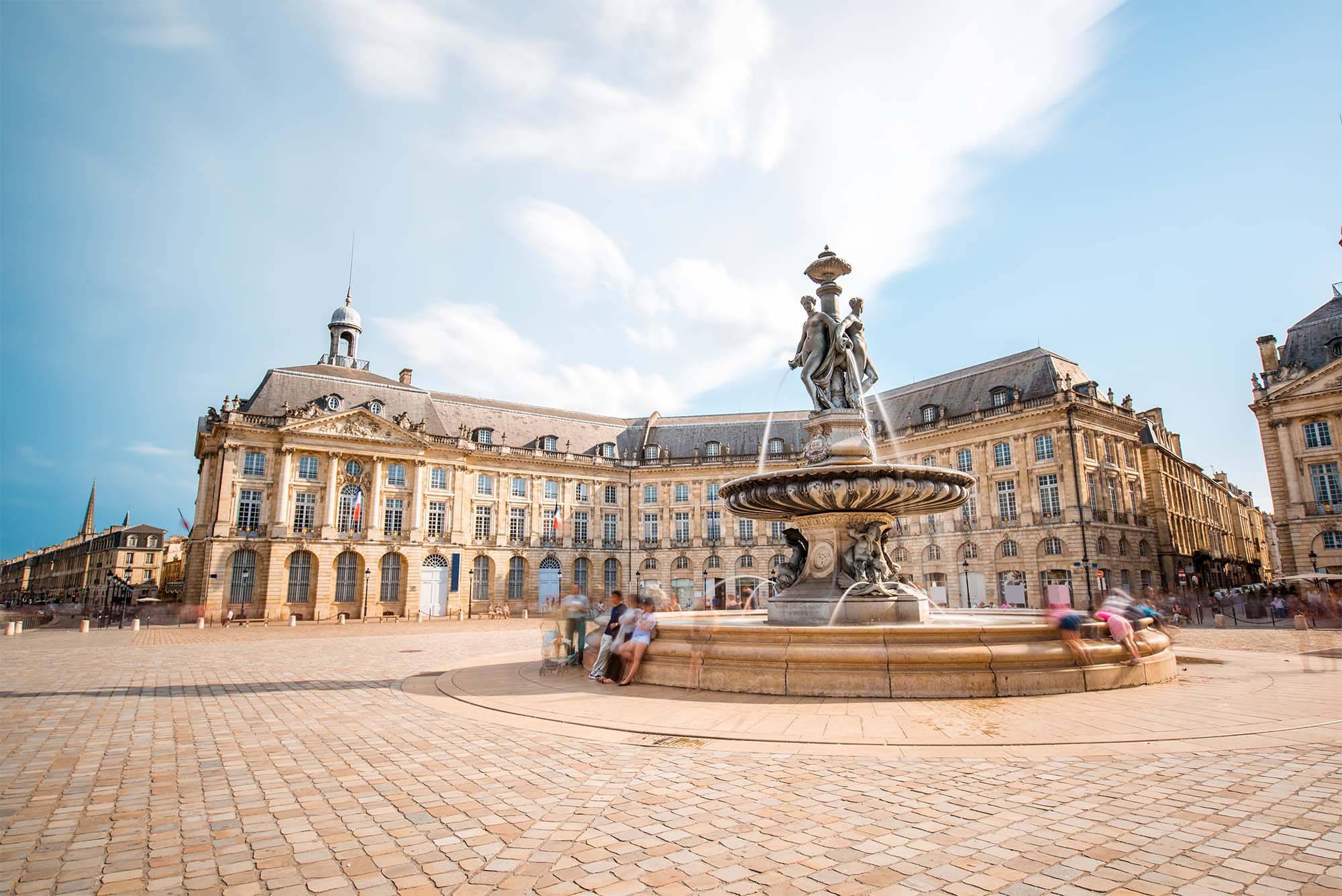 Formation de Guide Touristique à Bordeaux : Explorez l&rsquo;Art de Guider et d&rsquo;Informer