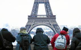 Découvrez Paris avec nos Guides Touristiques Expérimentés